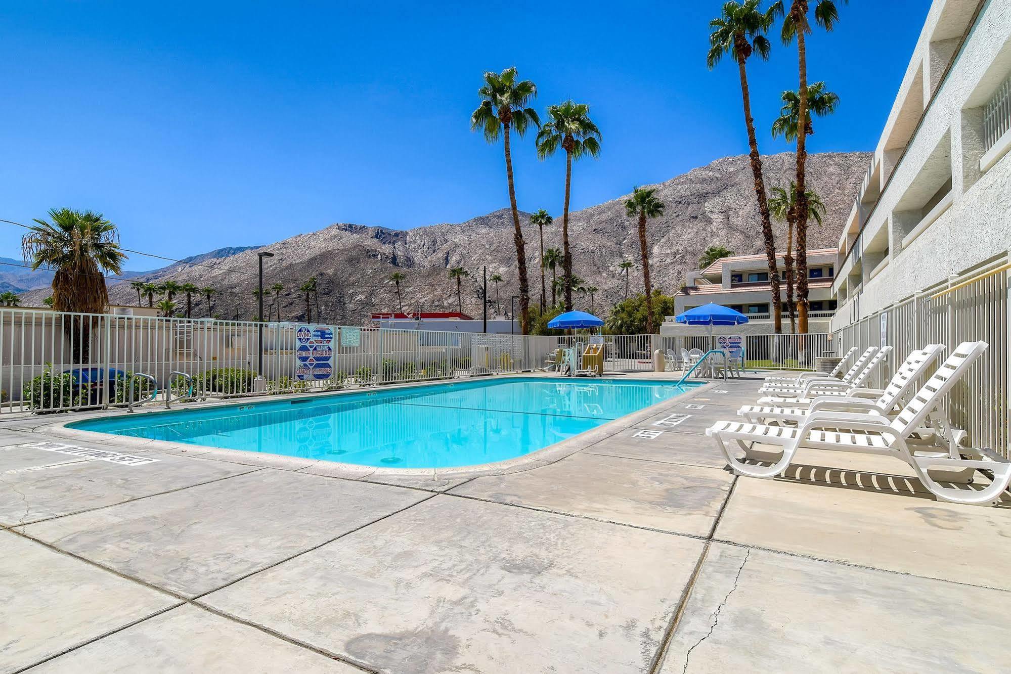 Motel 6-Palm Springs, Ca - Downtown Exterior foto
