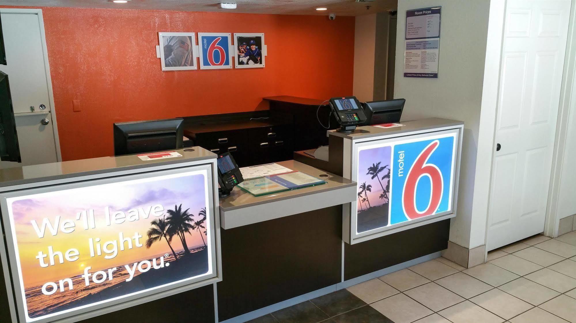Motel 6-Palm Springs, Ca - Downtown Exterior foto